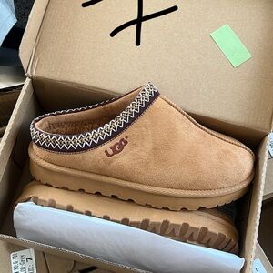 “TASMAN” SLIPPERS